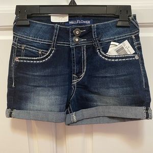 Wallflower The Luscious Curvy Fit Shorty Jean Denim Shorts NWT Women’s Size 0